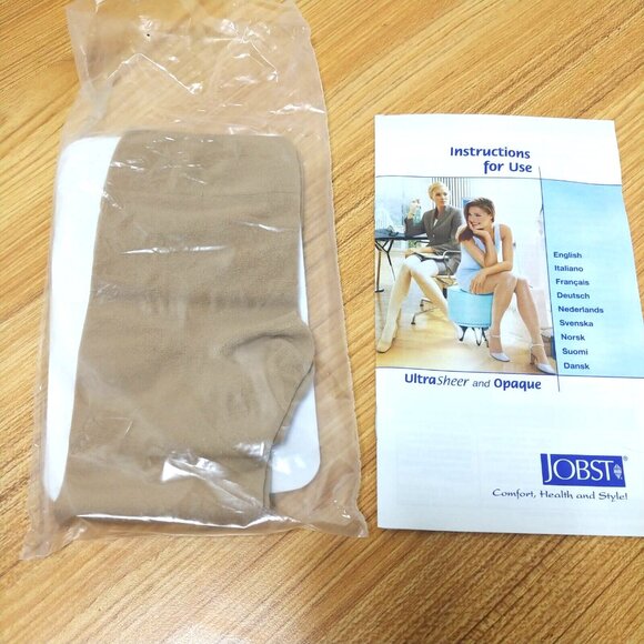 NEW Jobst Medical LegWear Compression Knee High Med Petite Opaque 15-20 mmHg - Picture 2 of 4